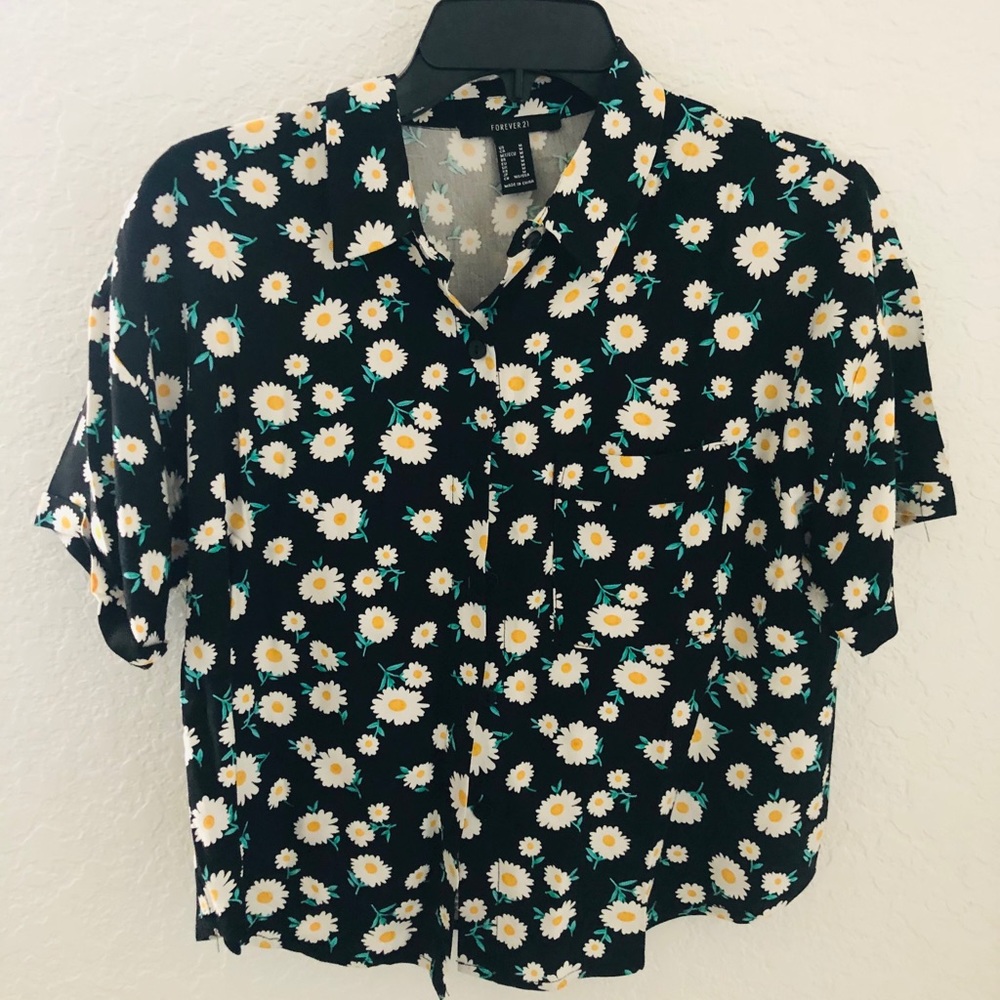 Cropped Daisy Button Down